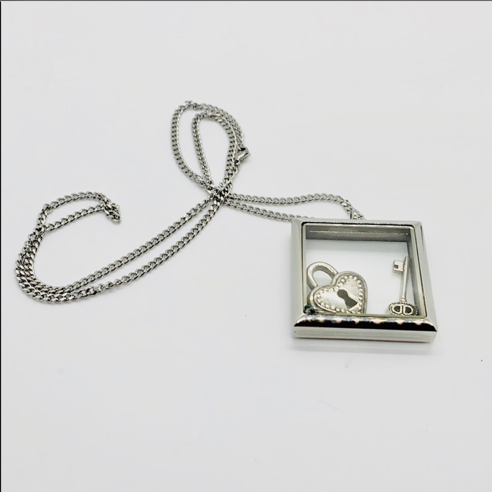 Floating Living Memory Locket Necklace